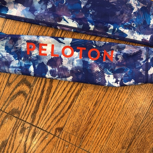With Peloton purple/blue print leggings size medium - Picture 3 of 7